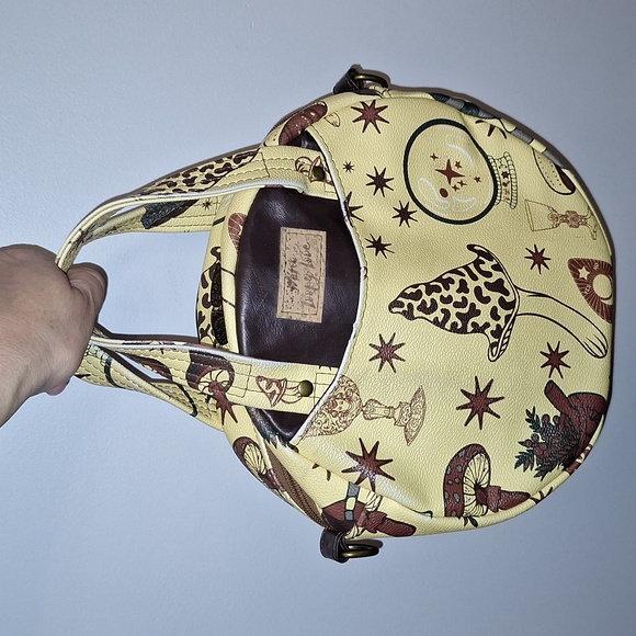 🍄 Mushroom/ouija board/crystal ball/chalice mystical round purse! - Picture 6 of 16